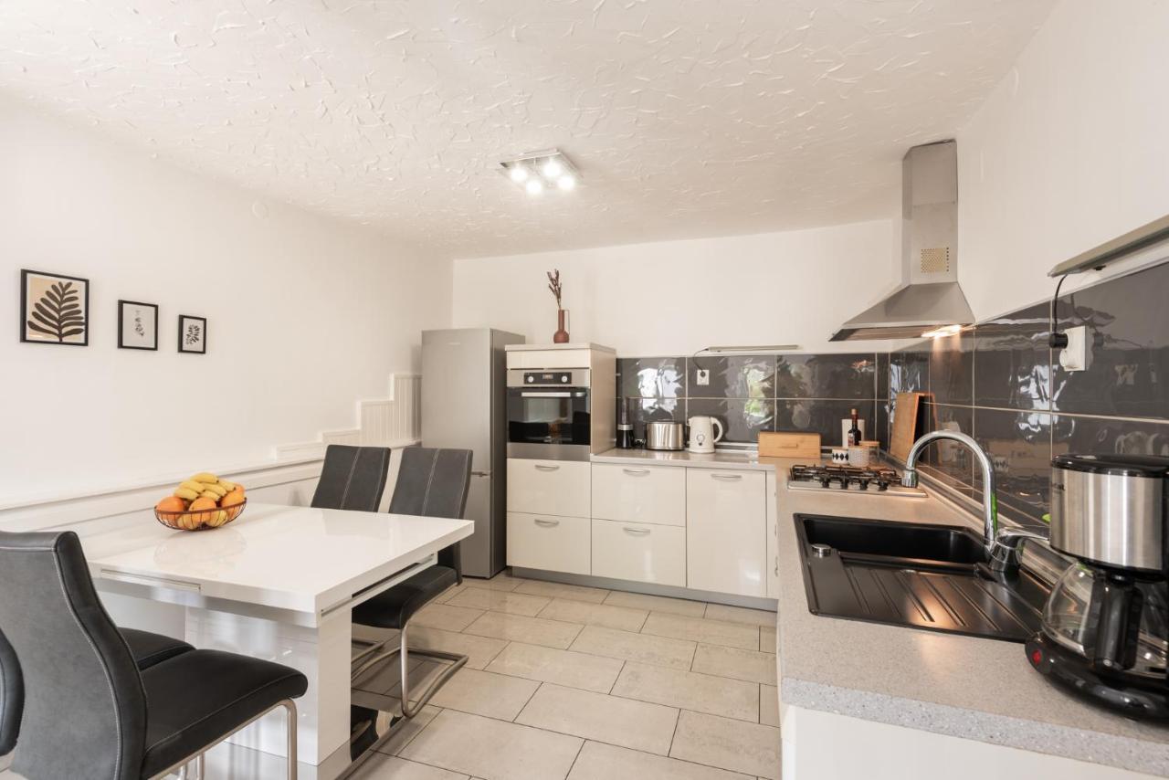 Apartment N&T Πούλα Εξωτερικό φωτογραφία